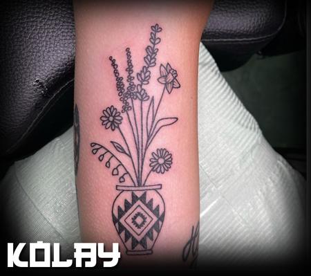 Kolby Chandler - Simple flowers in a pot 